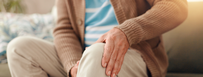 starsza osoba - zespół kruchości kości